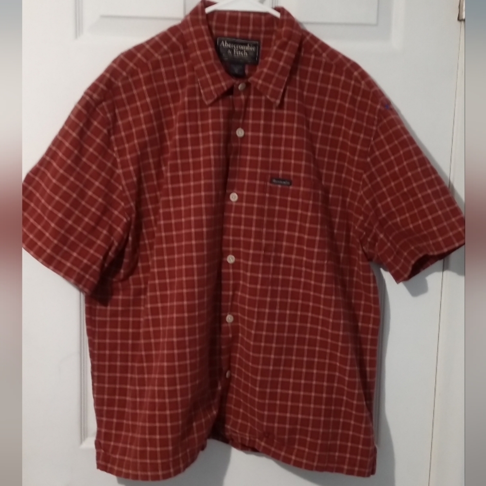 Abercrombie & Fitch Men's Red Checkered Shirt